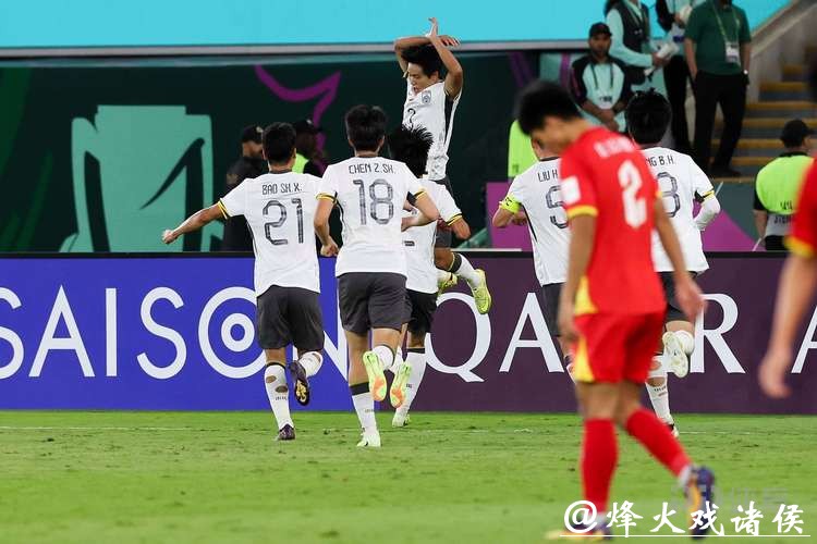 向余望关键进球助U23国足进决赛，父亲喝酒庆祝到早上